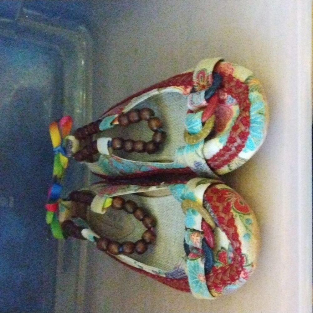 Guanglixieye multicolor flats.  Size 41 (10).